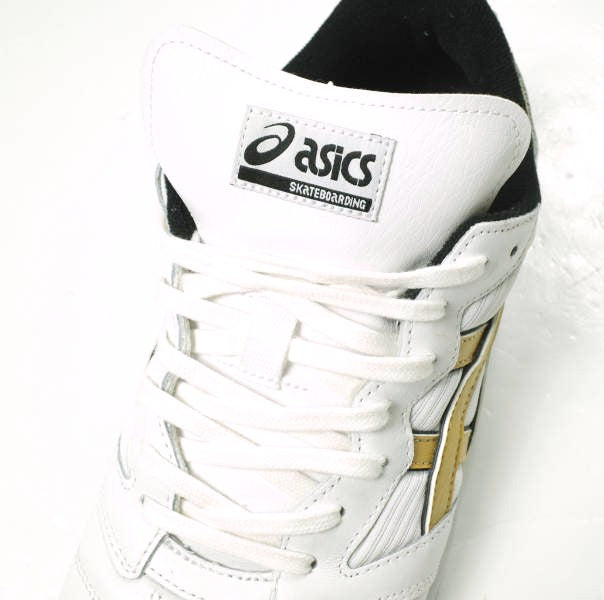 アシックス LEGGEREZZA FB スニーカー
