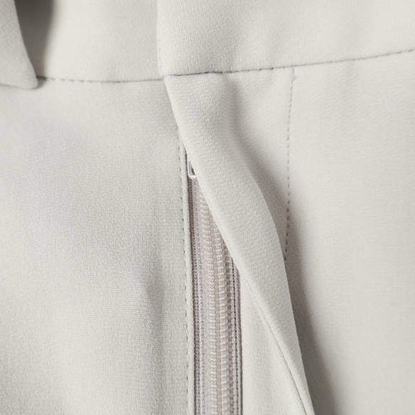 ベイジ ベルテッドテーパードパンツ ジョーゼットパンツ