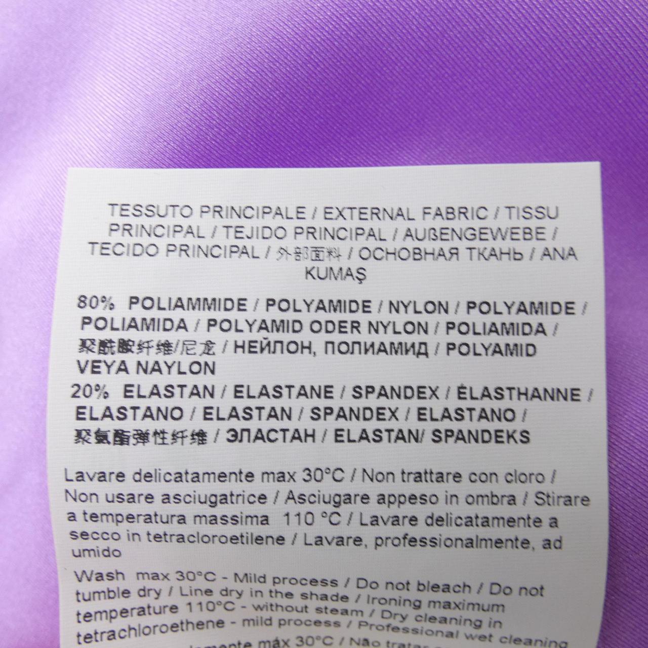ヴェルサーチェジーンズ Tシャツ