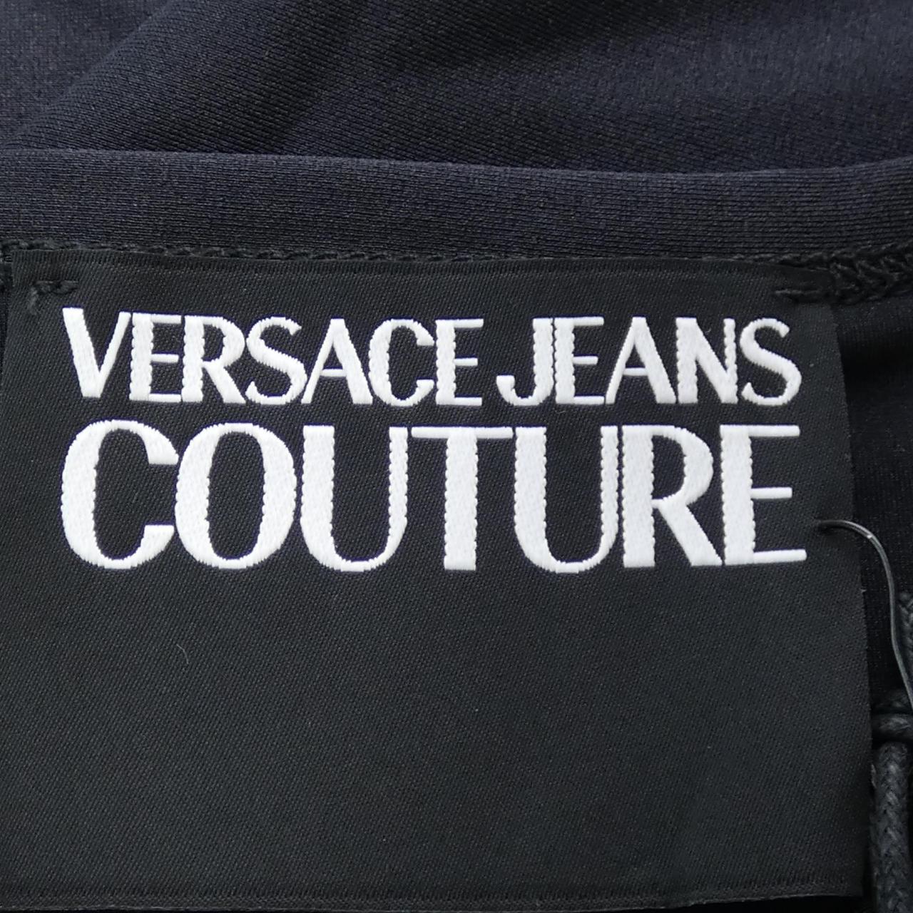 ヴェルサーチェジーンズ Tシャツ