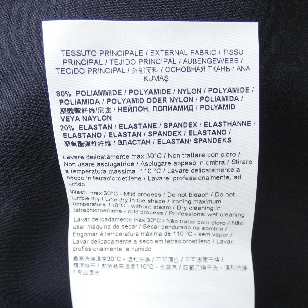 ヴェルサーチェジーンズ Tシャツ