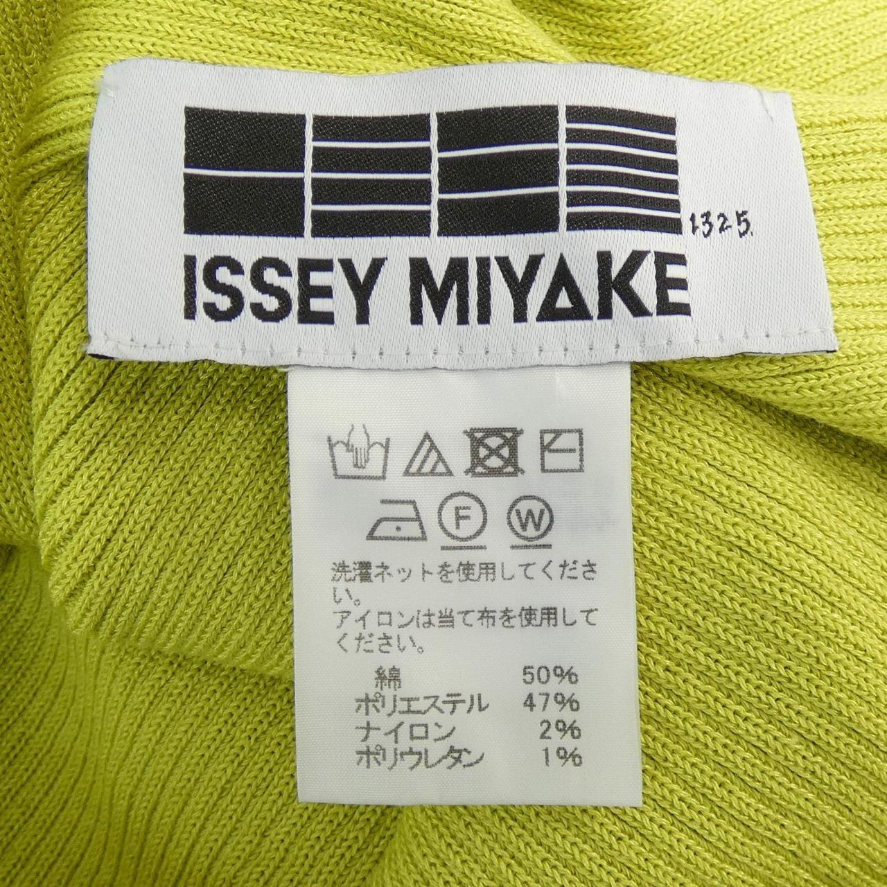 イッセイミヤケ トップス
