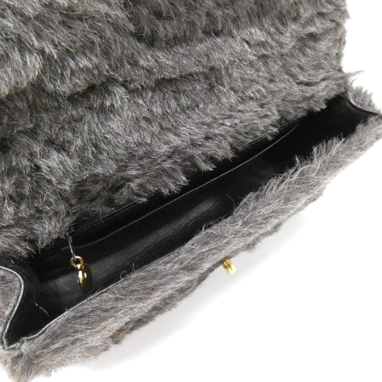 シャネル フェイク ファー バッグ