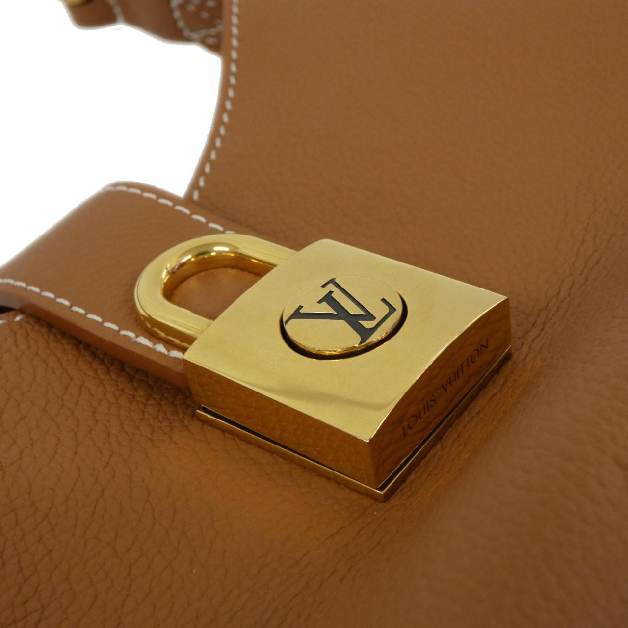 ルイヴィトン Lowkey Shoulder Bag カーフ ショルダーバッグ