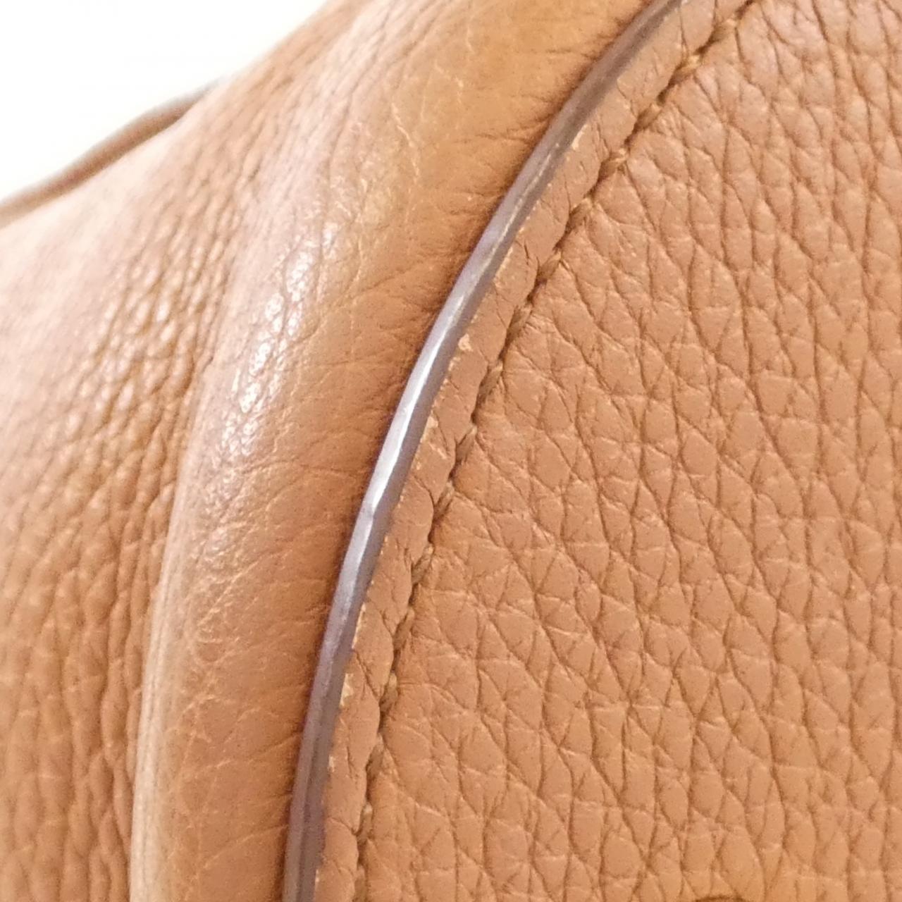 トッズ レザー ショルダーバッグ