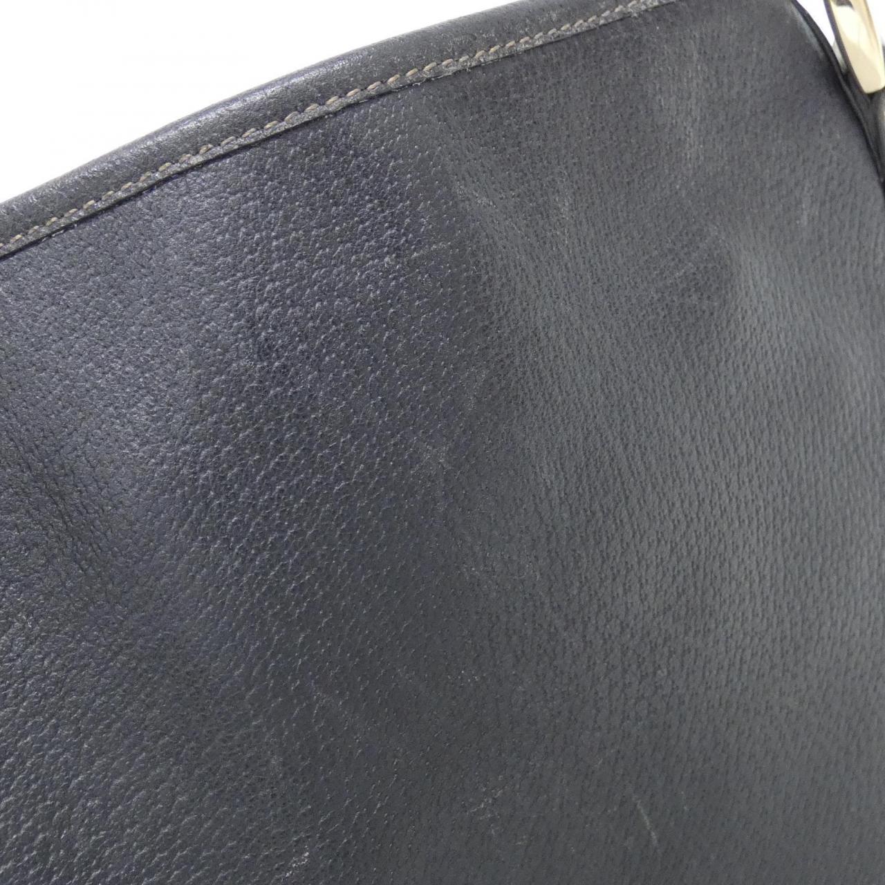 グッチ レザーショルダーバッグ