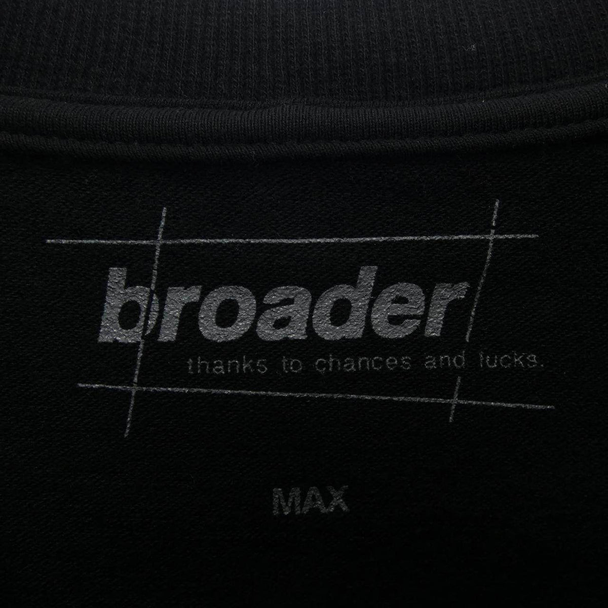 BROADER Tシャツ