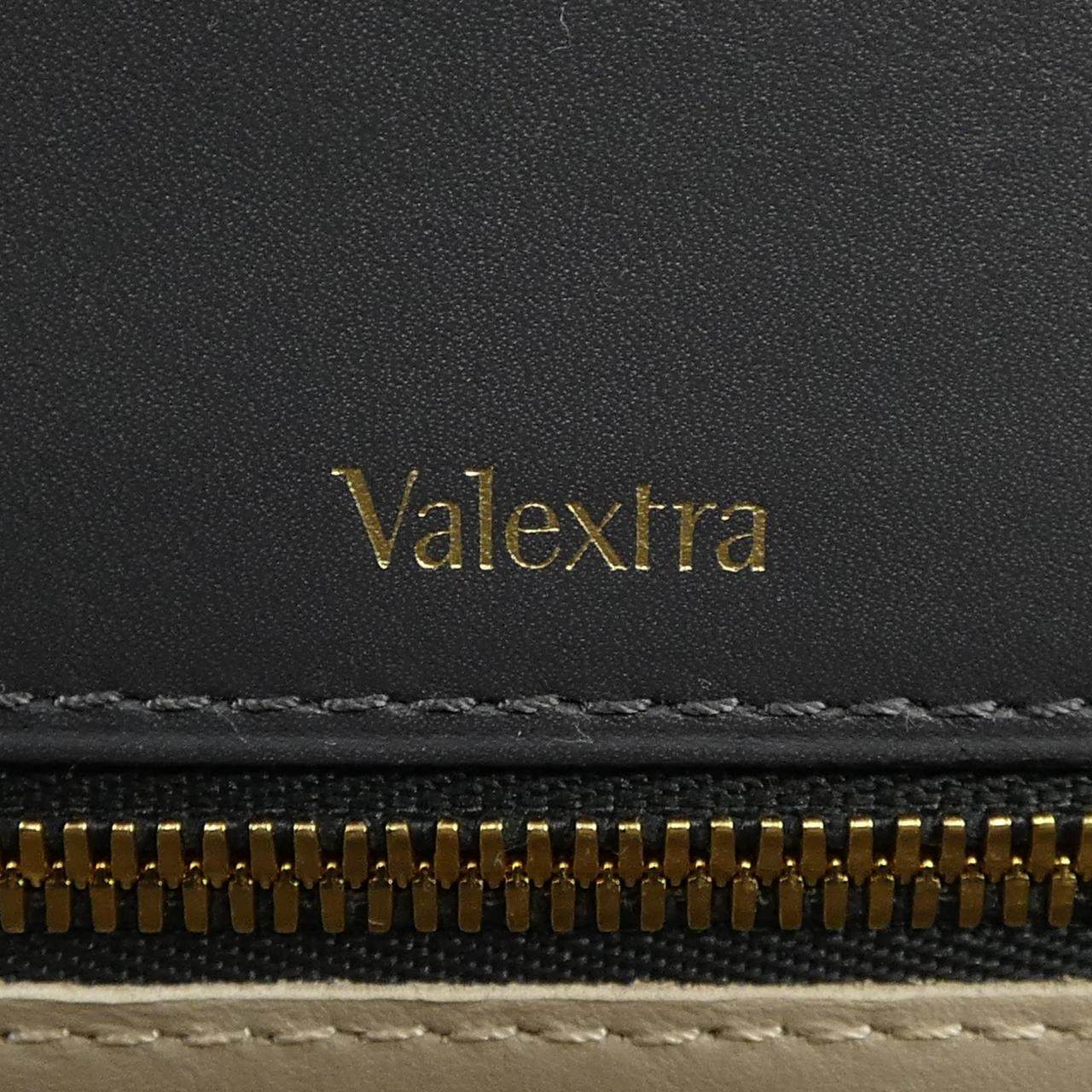 ヴァレクストラ イジィデ ミディアム ハンドバッグ