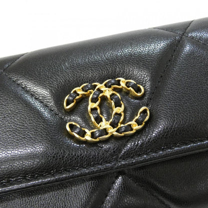 シャネル シャネル19 ラム 二つ折り財布