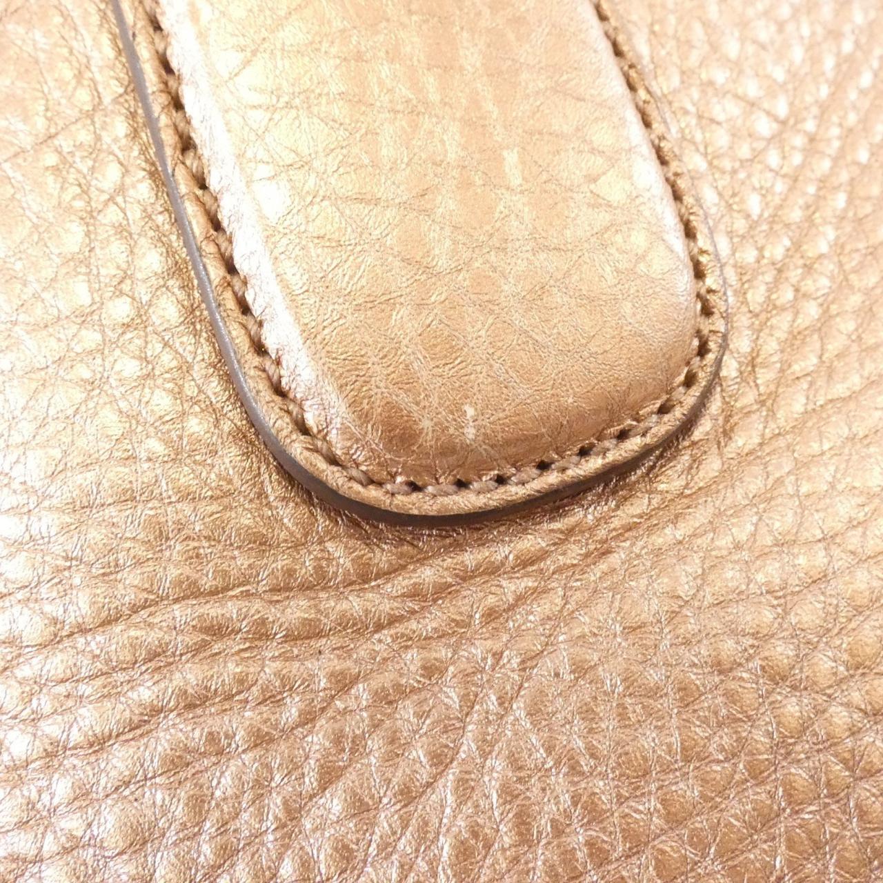 グッチ メタリックレザー バッグ
