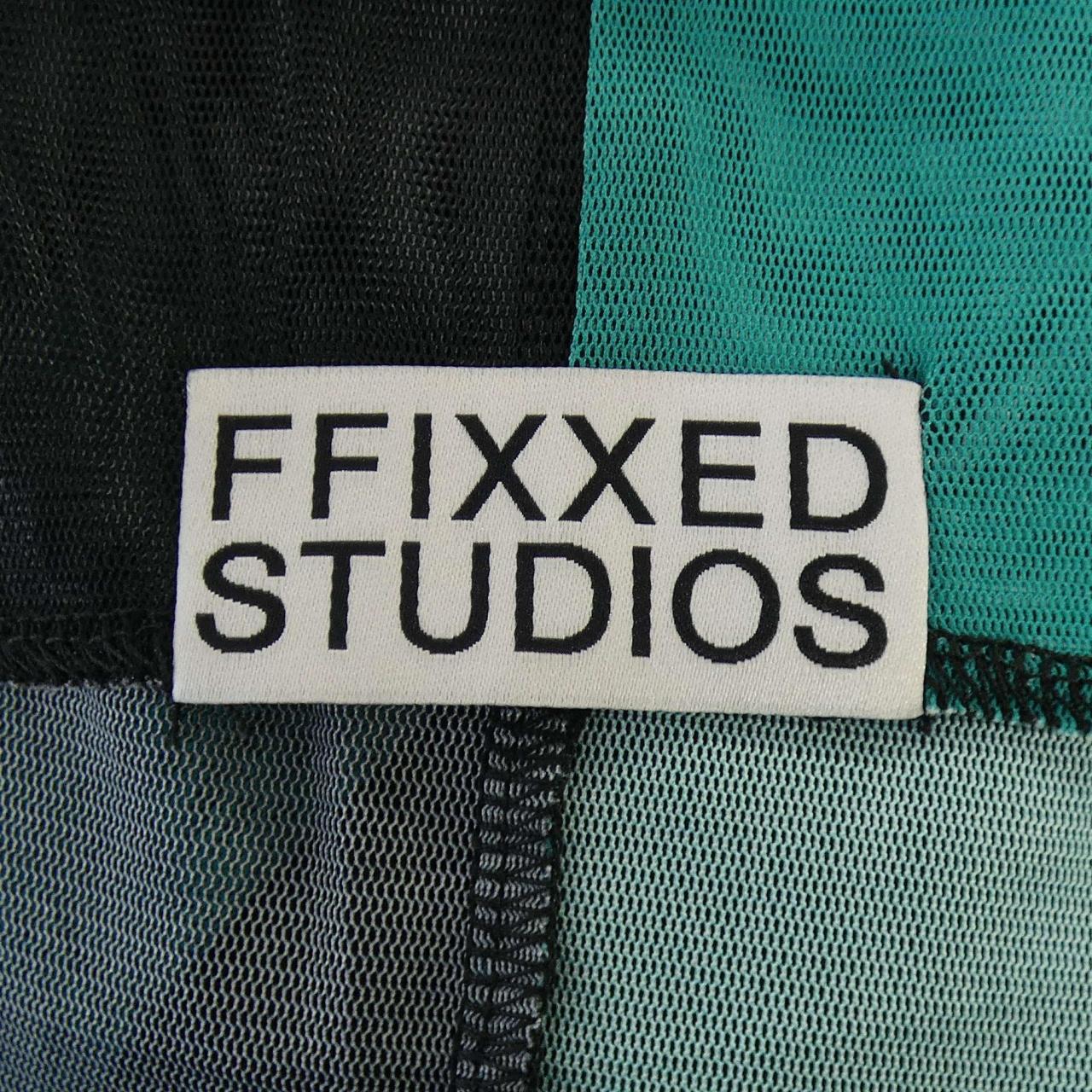 フィックスステュディオス トップス