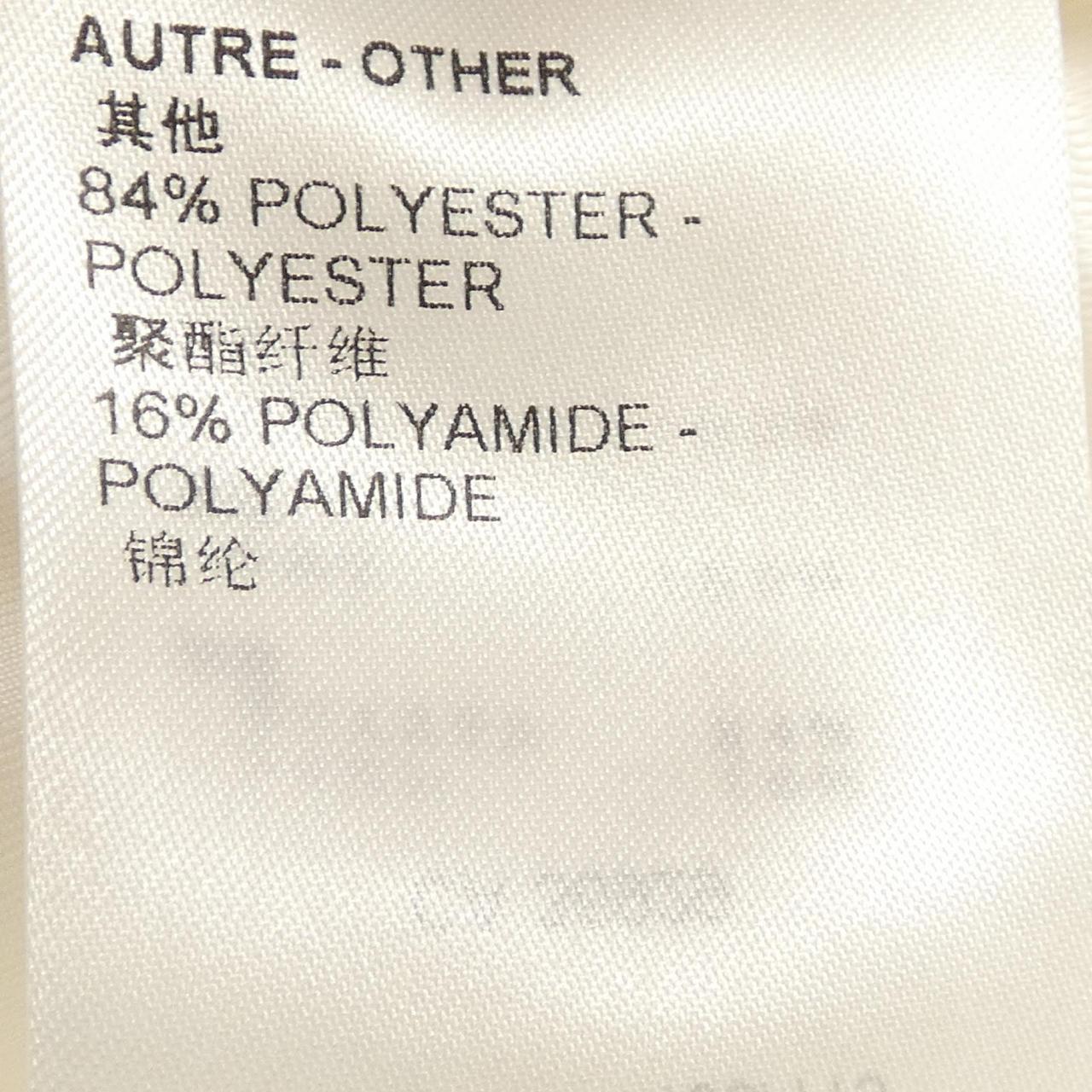ルイヴィトン LVオーナメントパデッドVネックシルクトップス