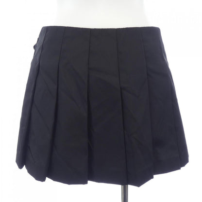 プラダ トライアングルロゴ Re-Nylon スカート