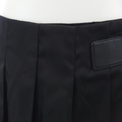 プラダ トライアングルロゴ Re-Nylon スカート