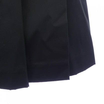 プラダ トライアングルロゴ Re-Nylon スカート