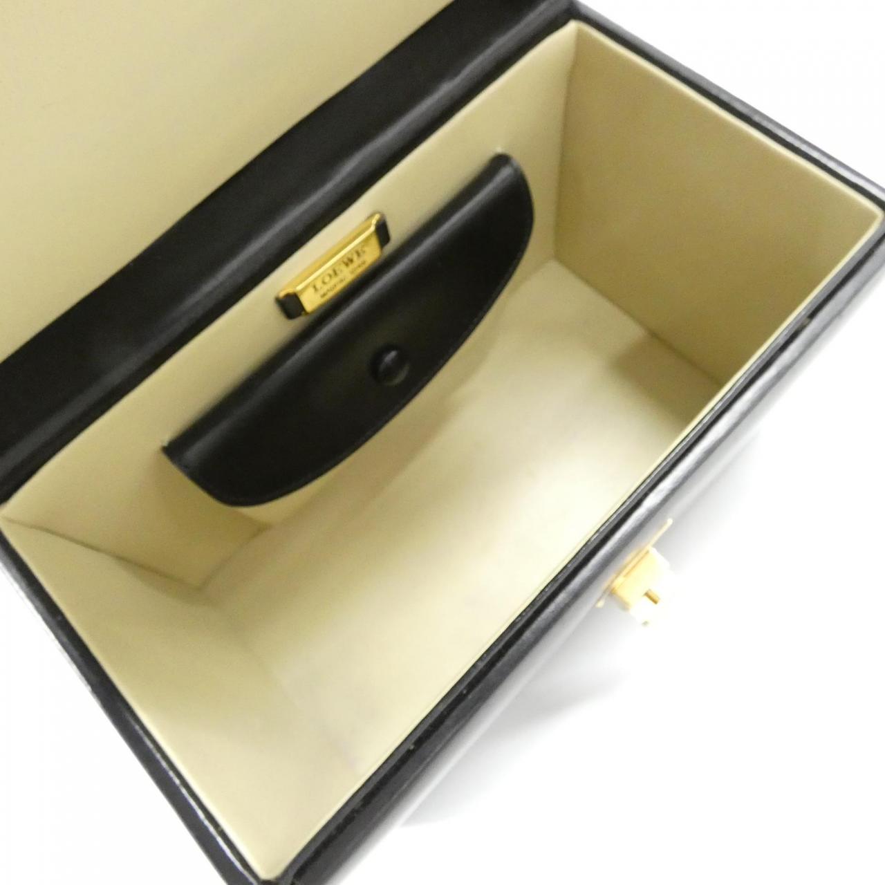 ロエベ レザー ハンドバッグ