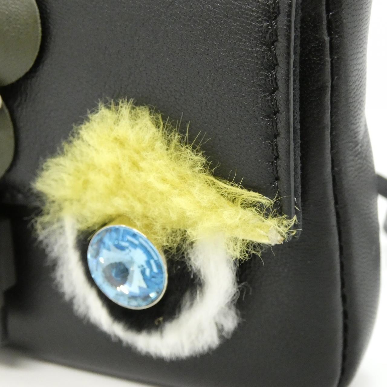 フェンディ BAG BUGS MICRO BAGUETTE ラム レザー ラビットファー ショルダーバッグ