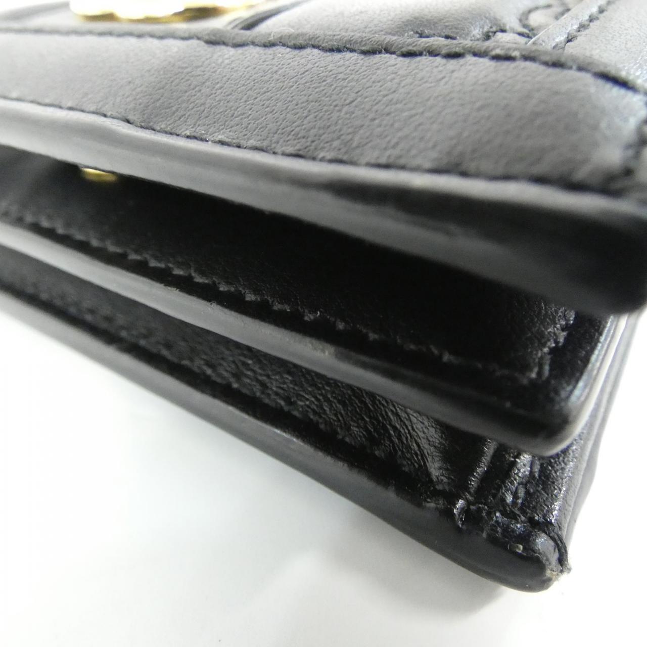 グッチ GGマトラッセレザー二つ折り財布