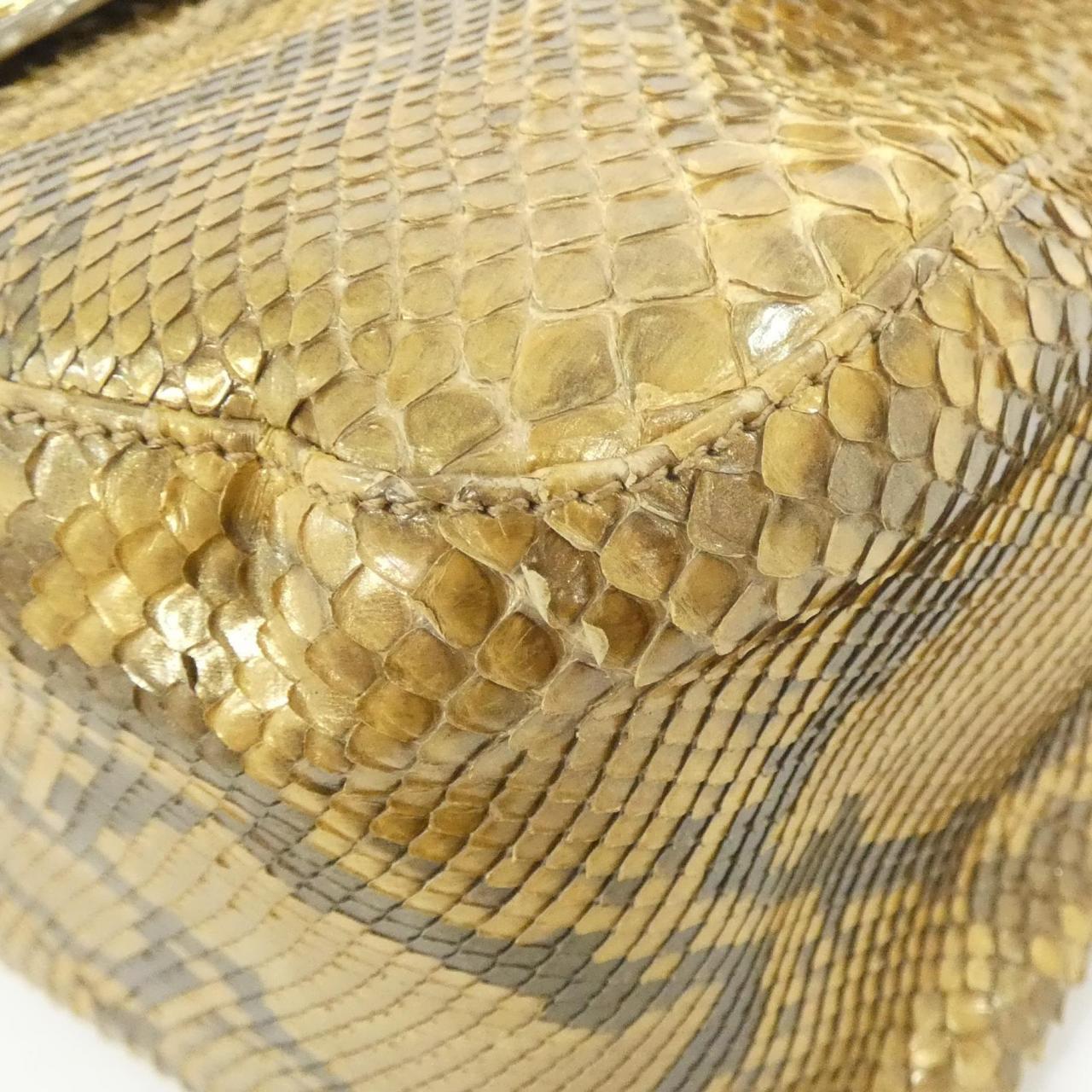 フェンディ マンマバゲット パイソンショルダーバッグ