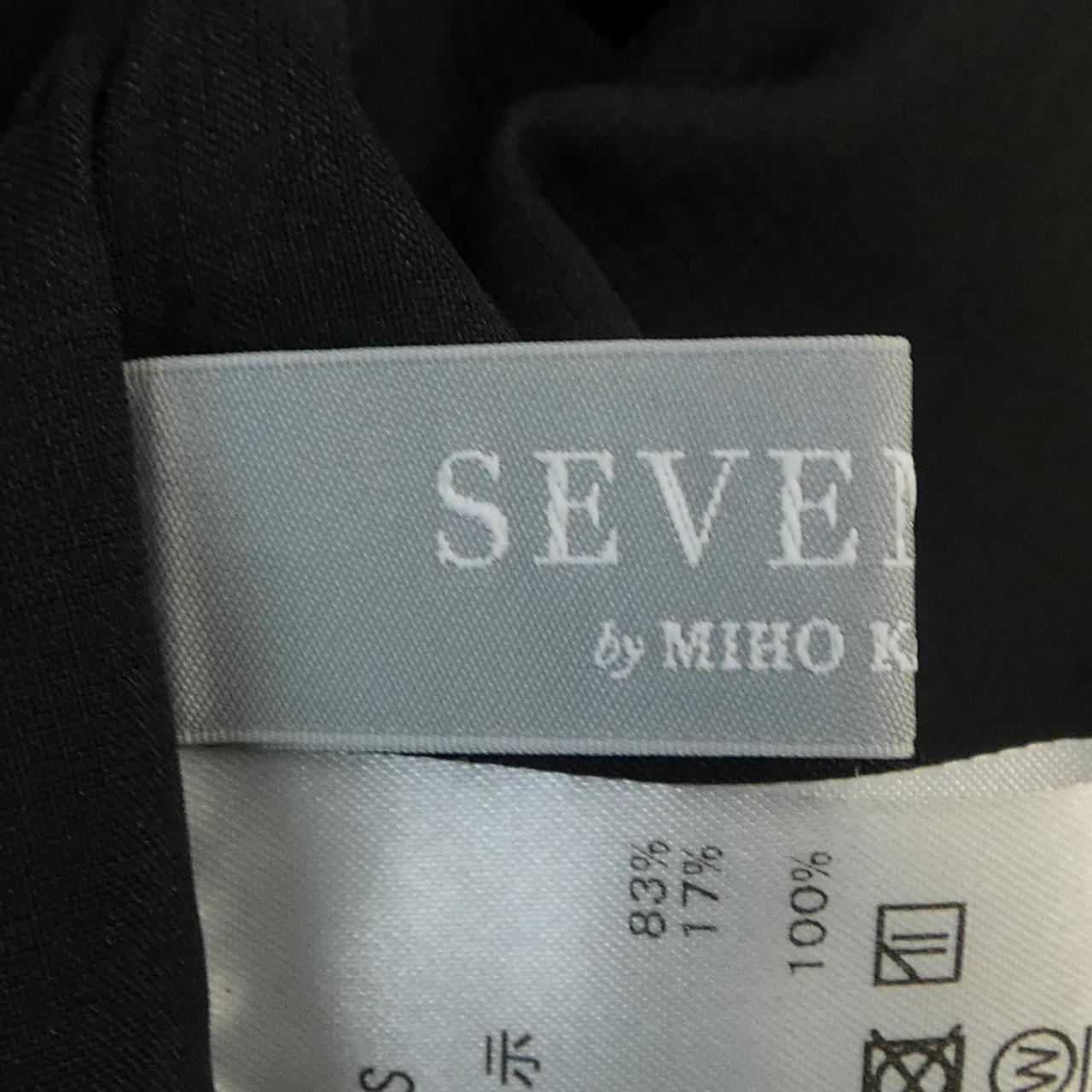 SEVEN TEN スカート