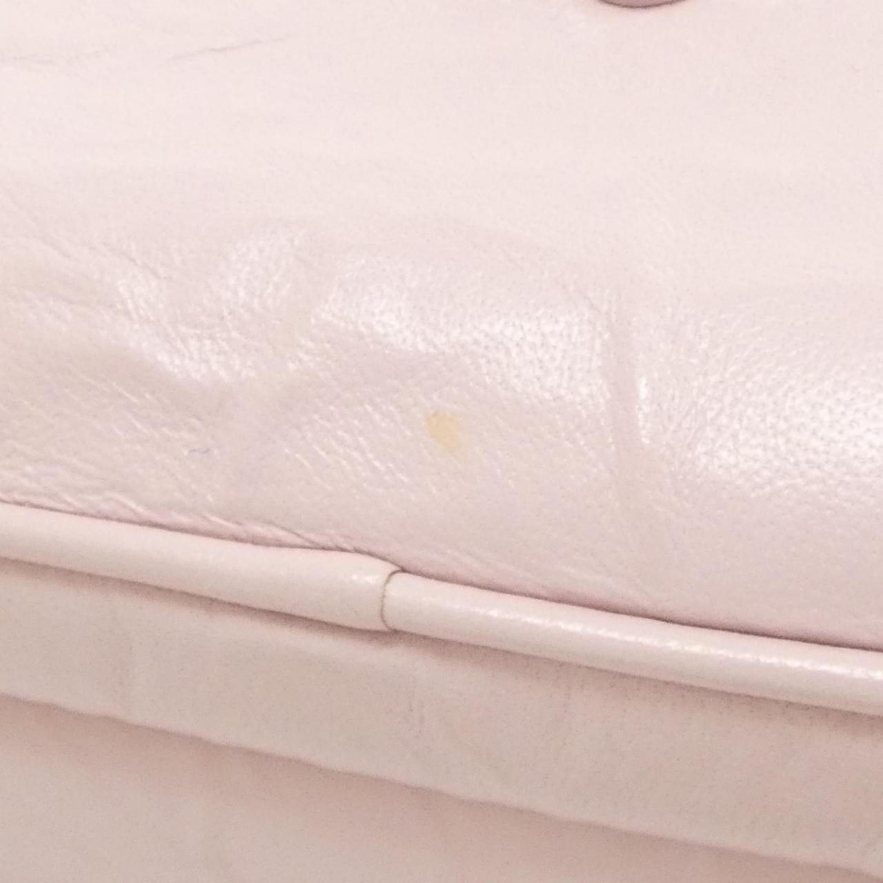 プラダ ナッパアンティーク ショルダーバッグ