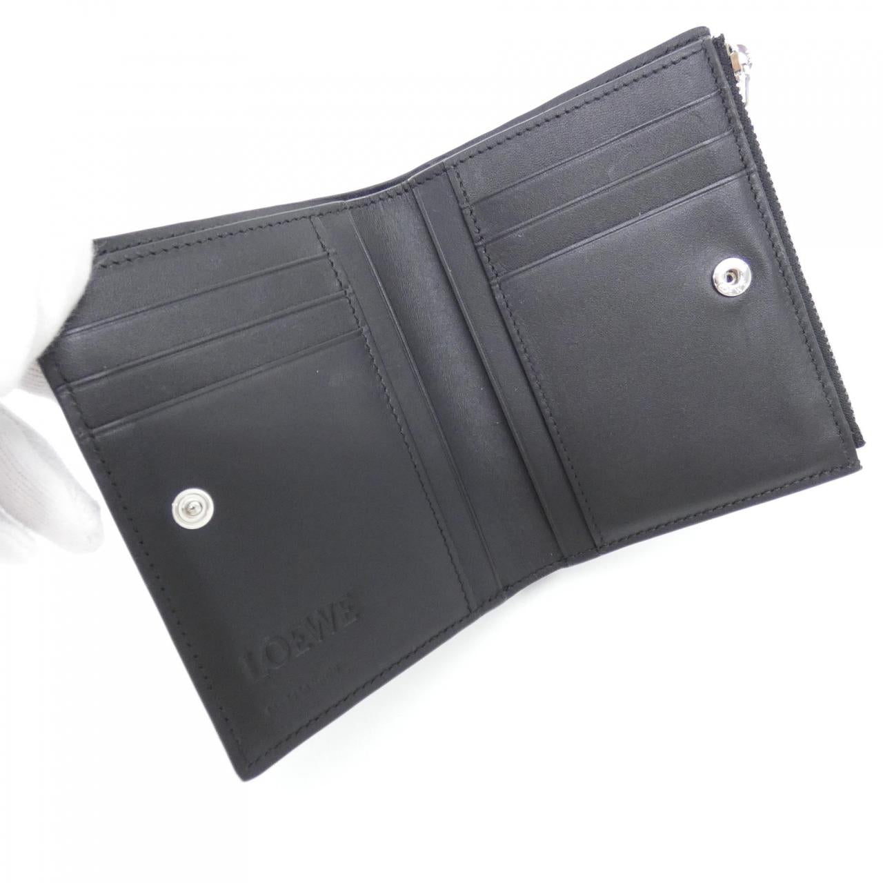 ロエベ カーフ二つ折り財布