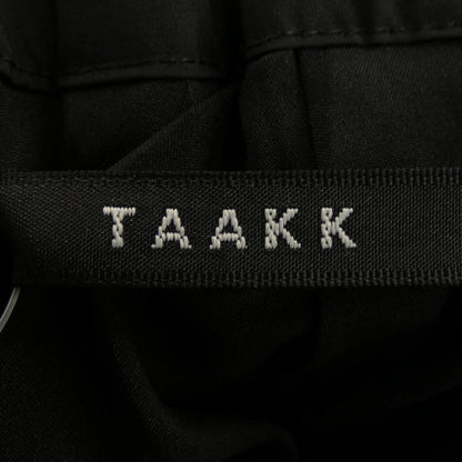タック パンツ