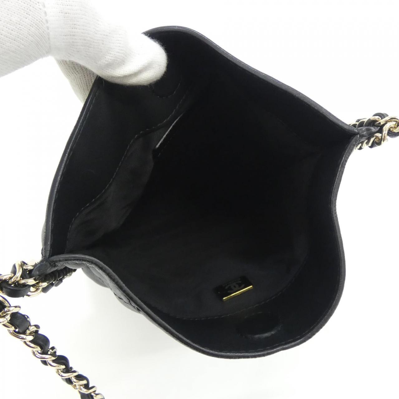 シャネル カーフ ショルダーバッグ