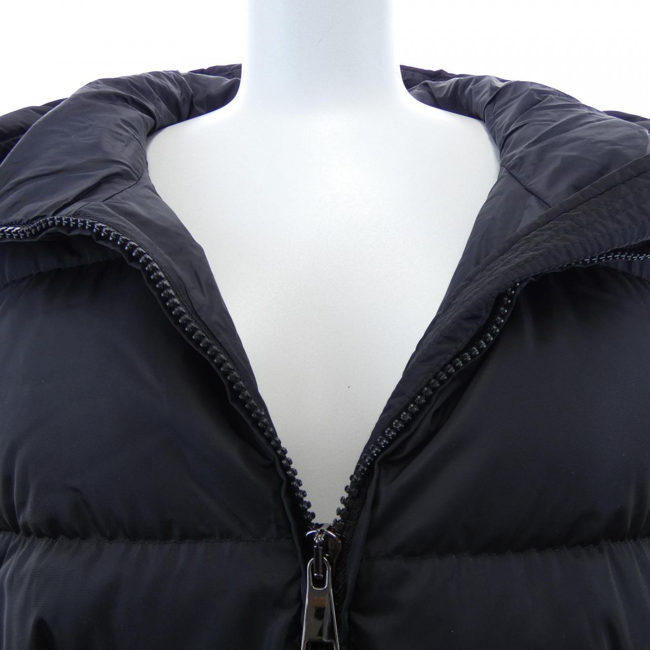 モンクレール AVOCE ダウンジャケット