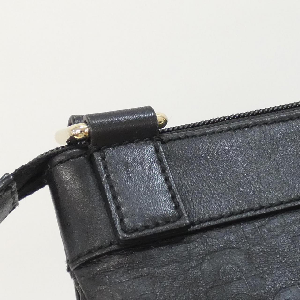 グッチ レザーショルダーバッグ