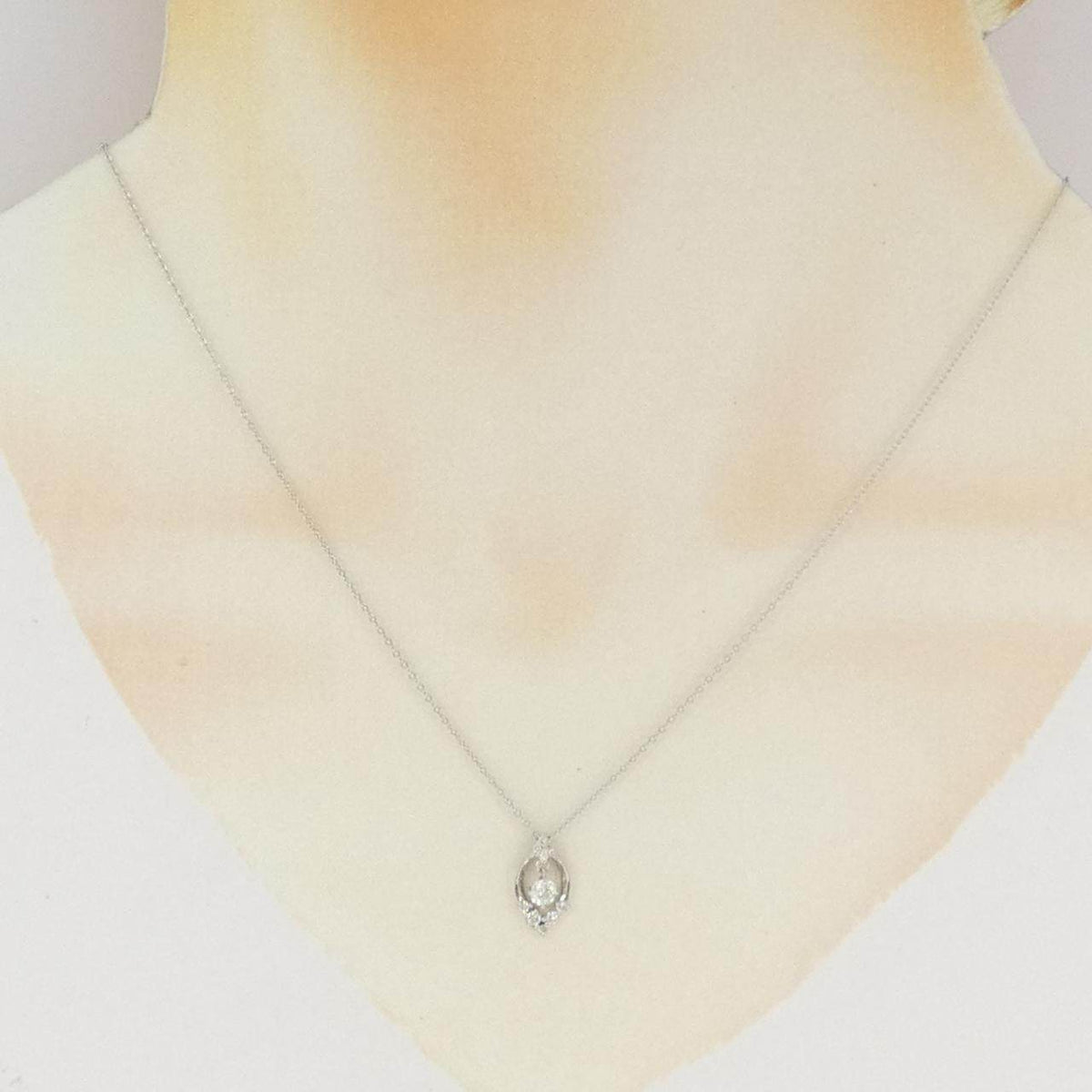 プラチナダイヤモンドネックレス