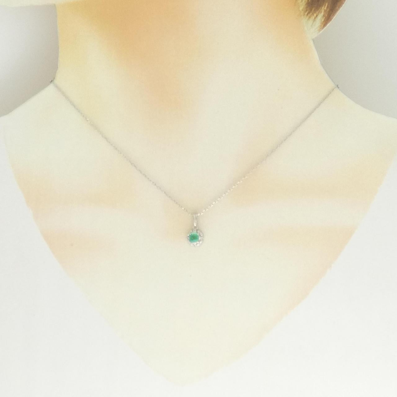 プラチナエメラルドダイヤネックレス
