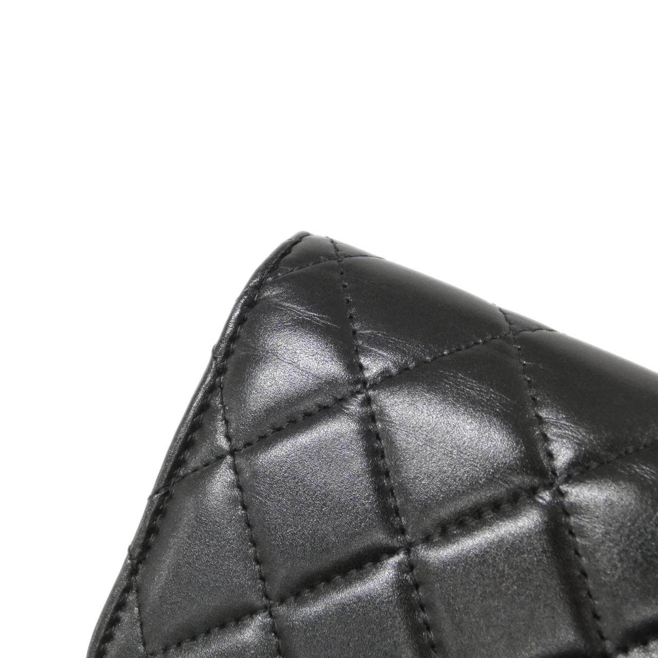 シャネル チェーンウォレット カーフ 財布