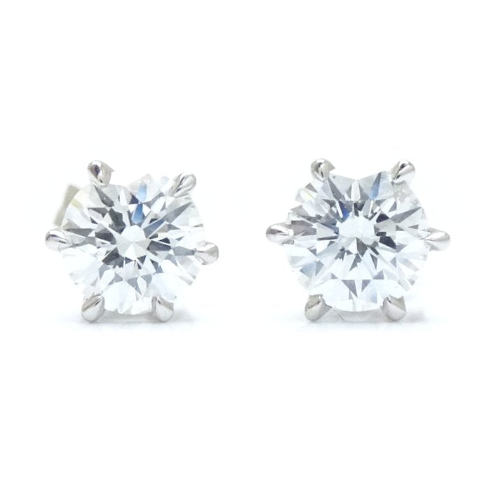 ダイヤモンド ピアス 0.63ct Pt900 プラチナ