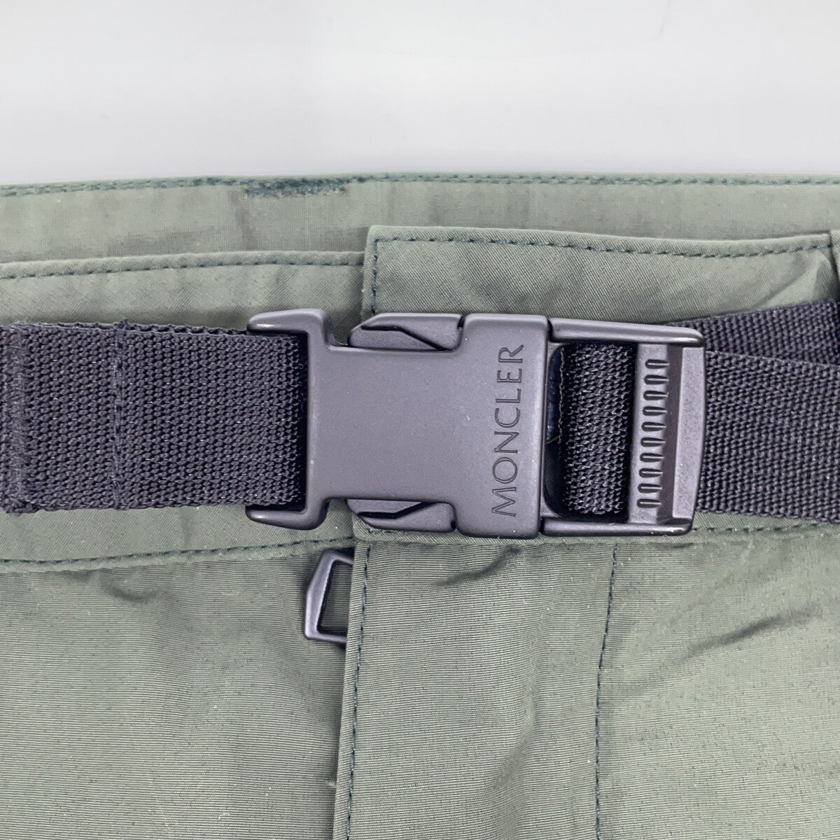 モンクレール PANTALONE ポリエステルパンツ