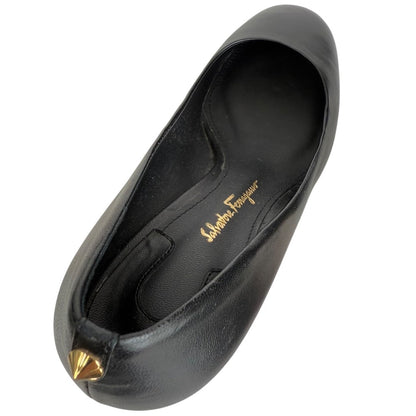 サルヴァトーレ フェラガモ レザーパンプス