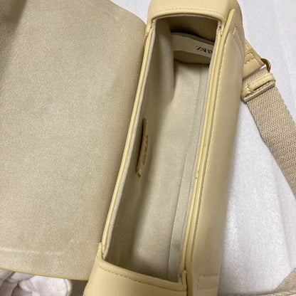 ZARA ショルダーバッグ