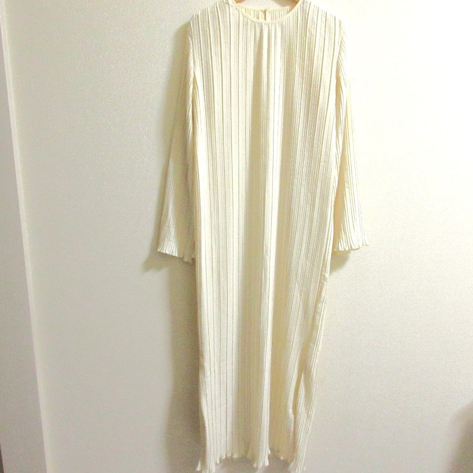 Acka サイド スリット プリーツ ドレス