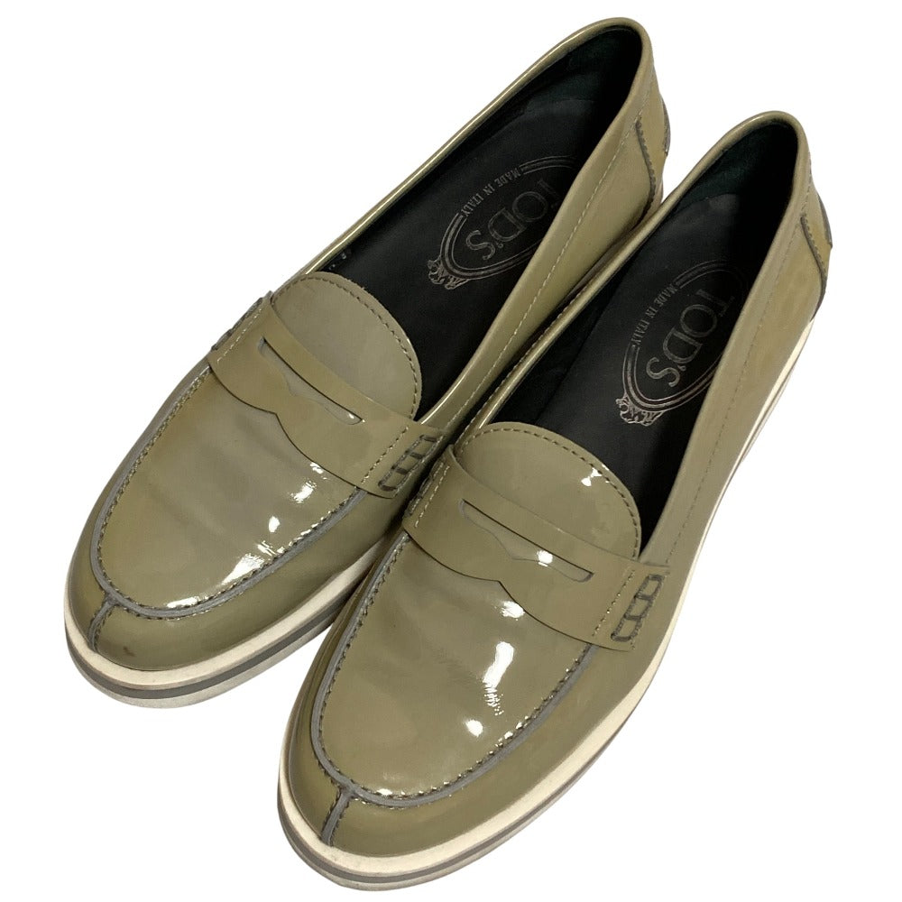 トッズ パテント レザー ローファー