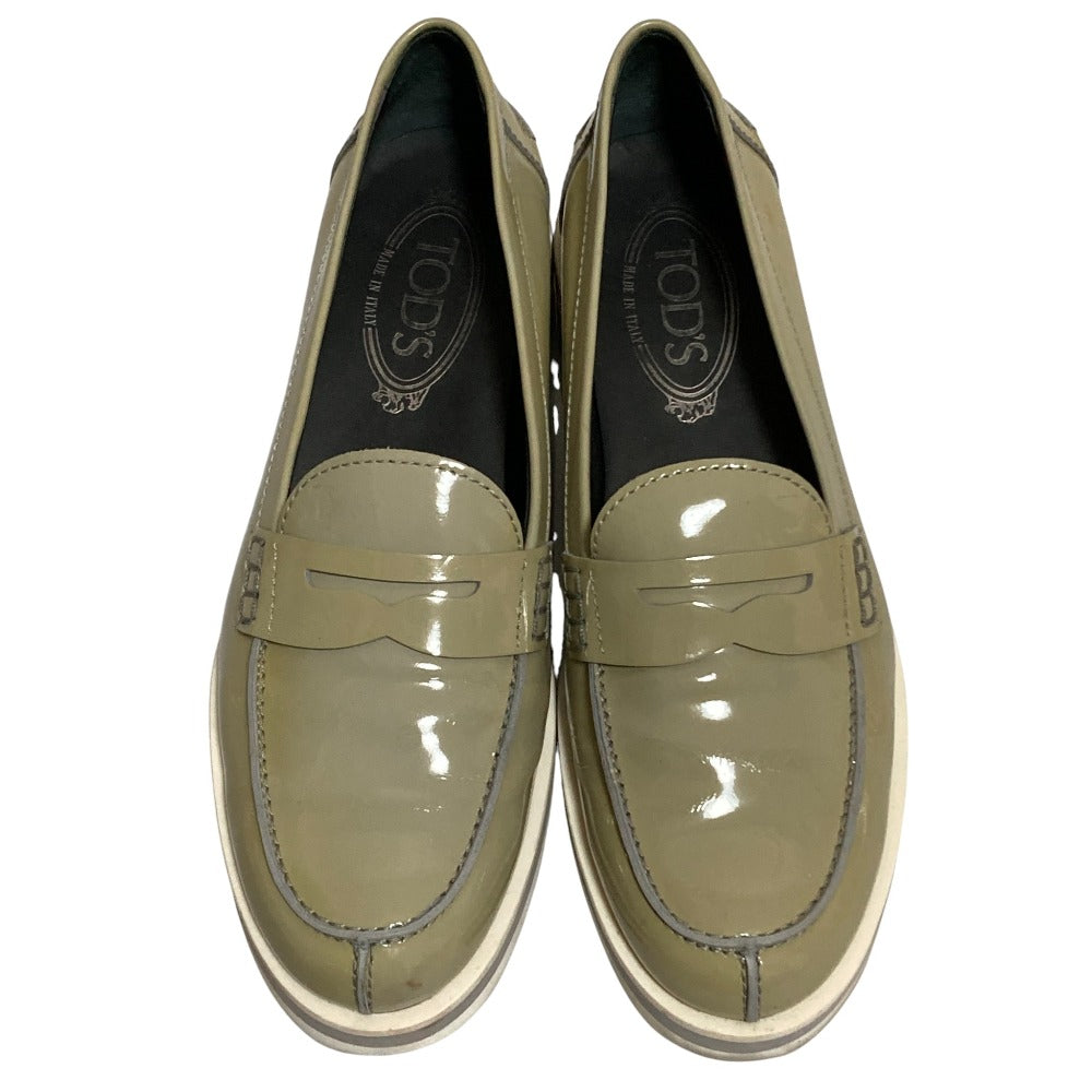 トッズ パテント レザー ローファー