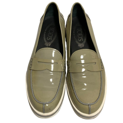 トッズ パテント レザー ローファー