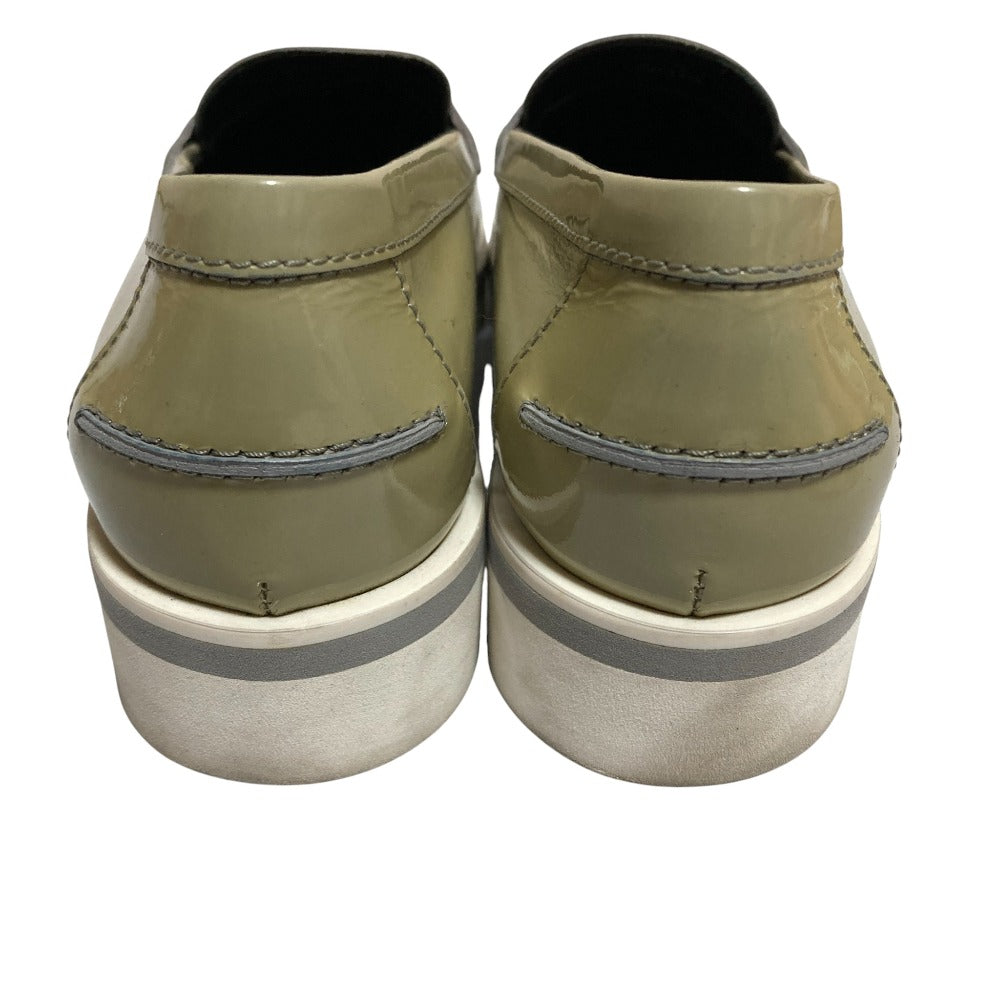 トッズ パテント レザー ローファー