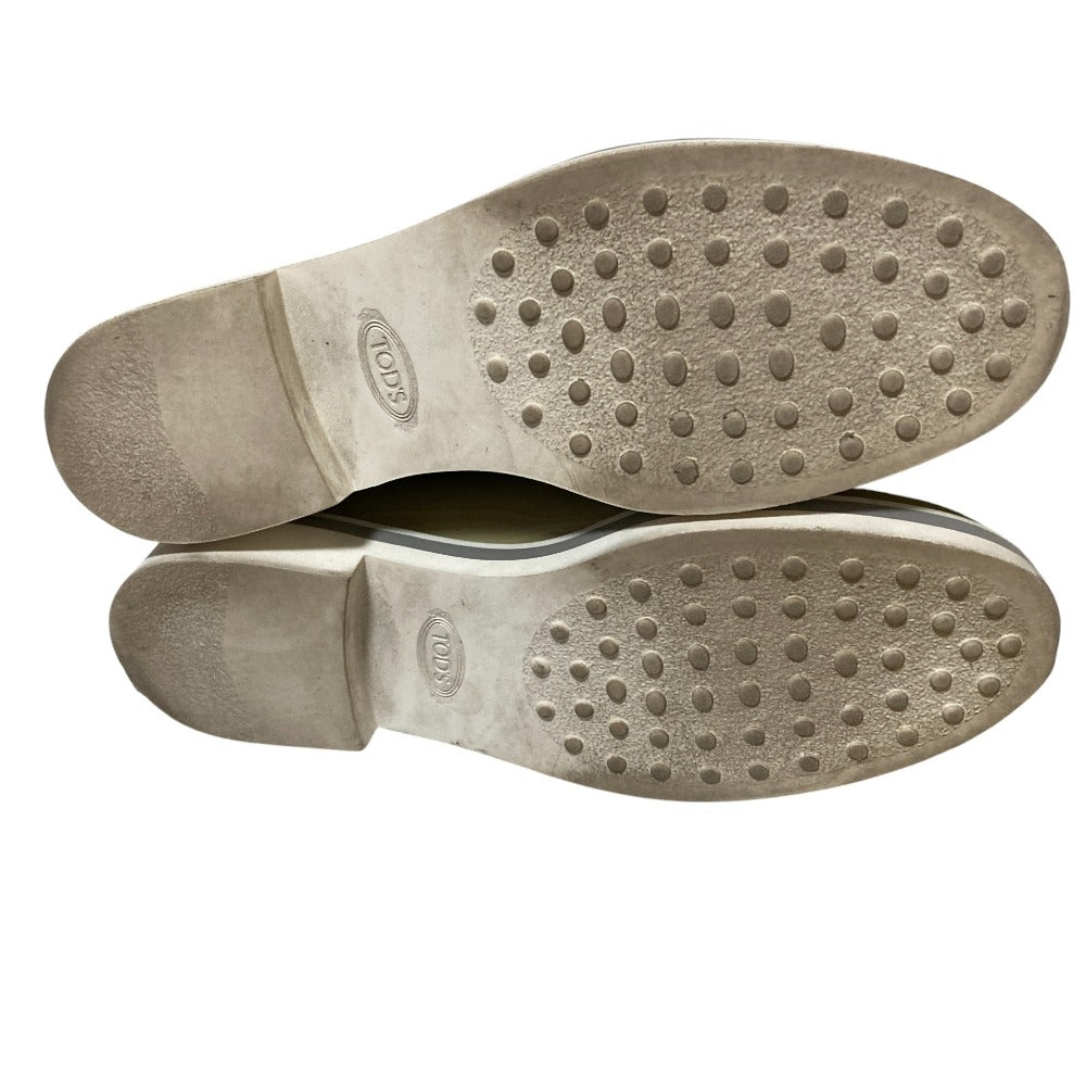 トッズ パテント レザー ローファー