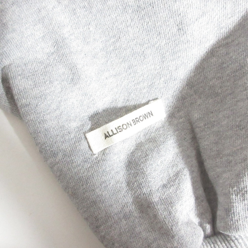 ALLISON BROWN ホリデー 刺繍入り フーディー