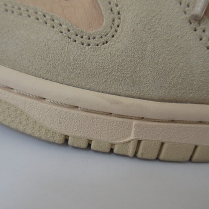 ナイキ DUNK LOW Plush Swoosh スニーカー