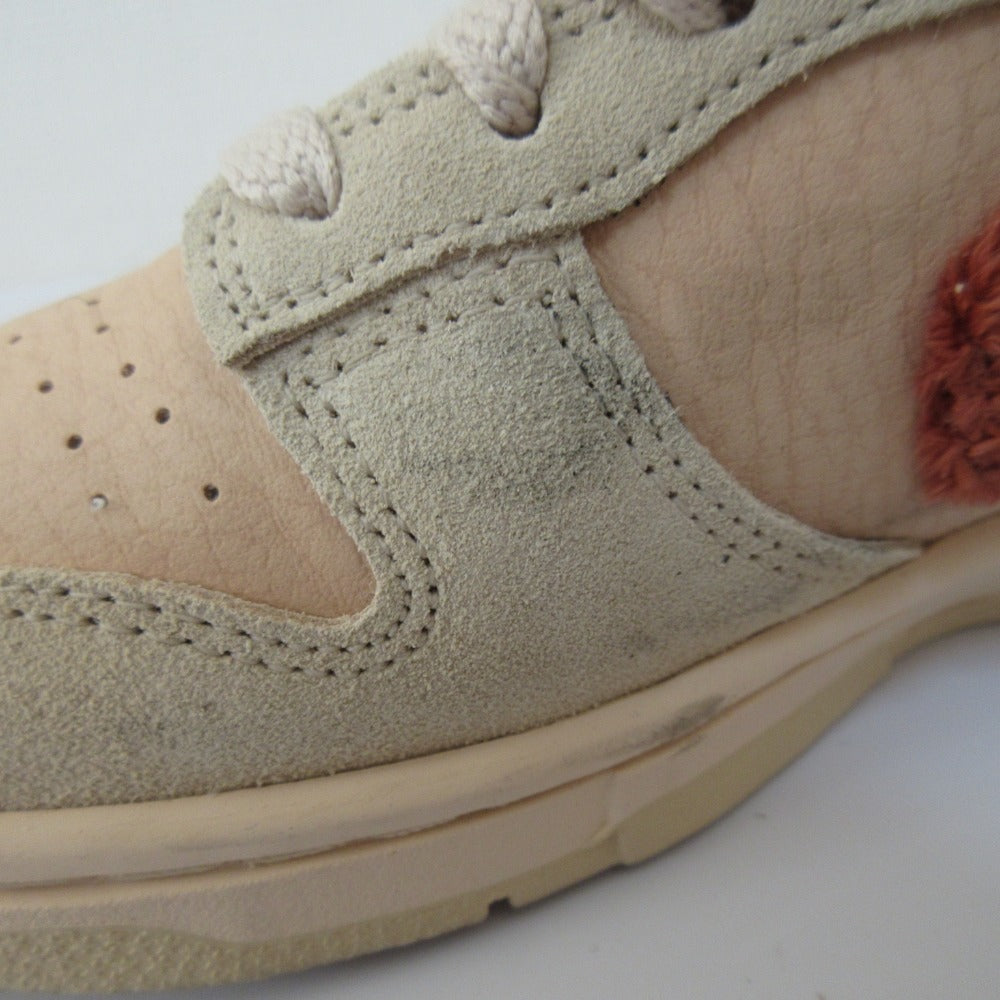 ナイキ DUNK LOW Plush Swoosh スニーカー