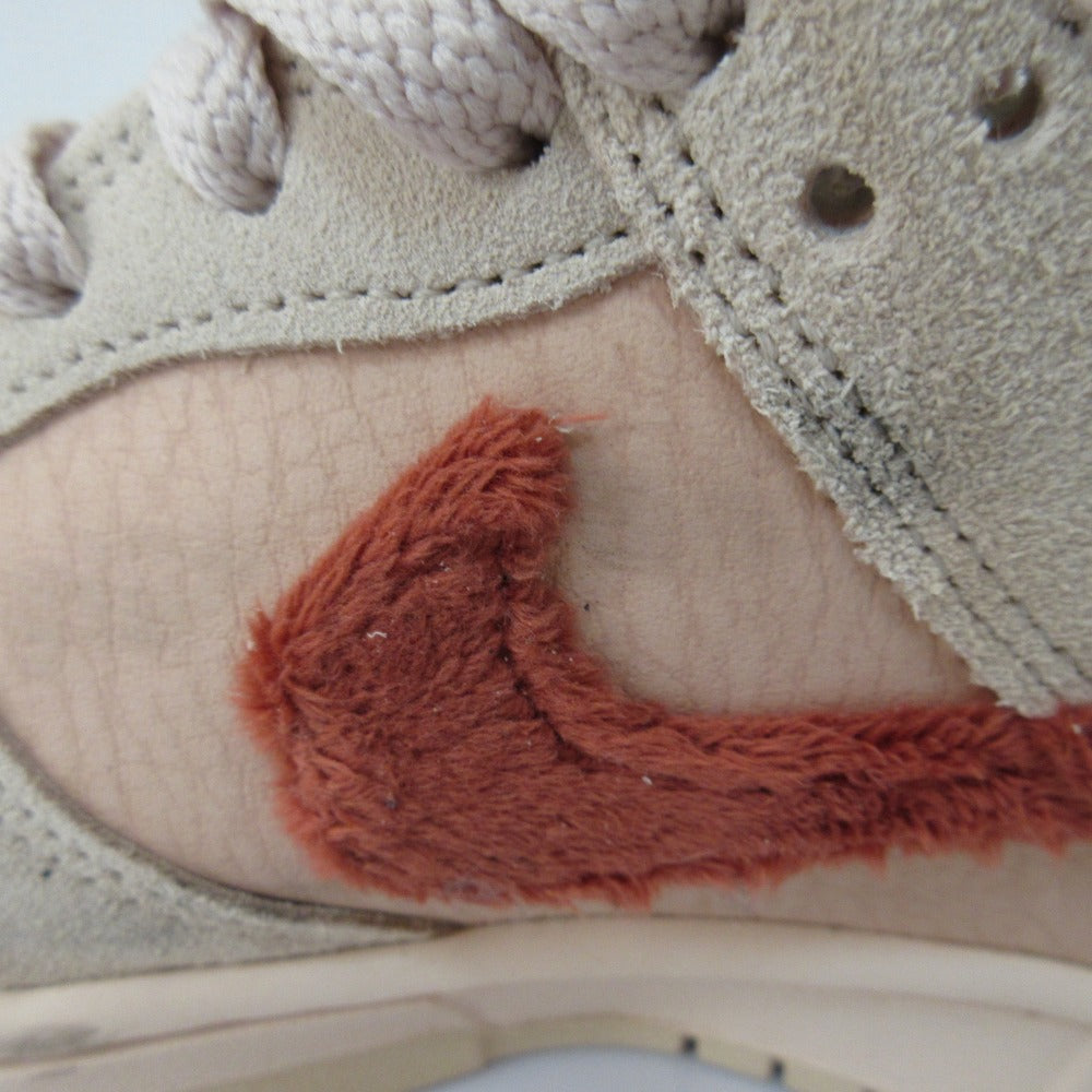 ナイキ DUNK LOW Plush Swoosh スニーカー