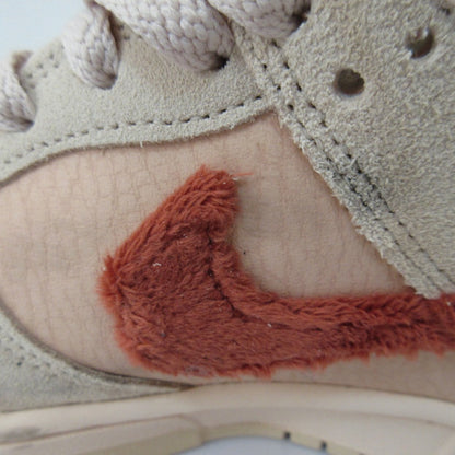 ナイキ DUNK LOW Plush Swoosh スニーカー