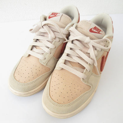 ナイキ DUNK LOW Plush Swoosh スニーカー