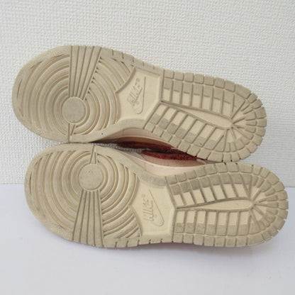ナイキ DUNK LOW Plush Swoosh スニーカー